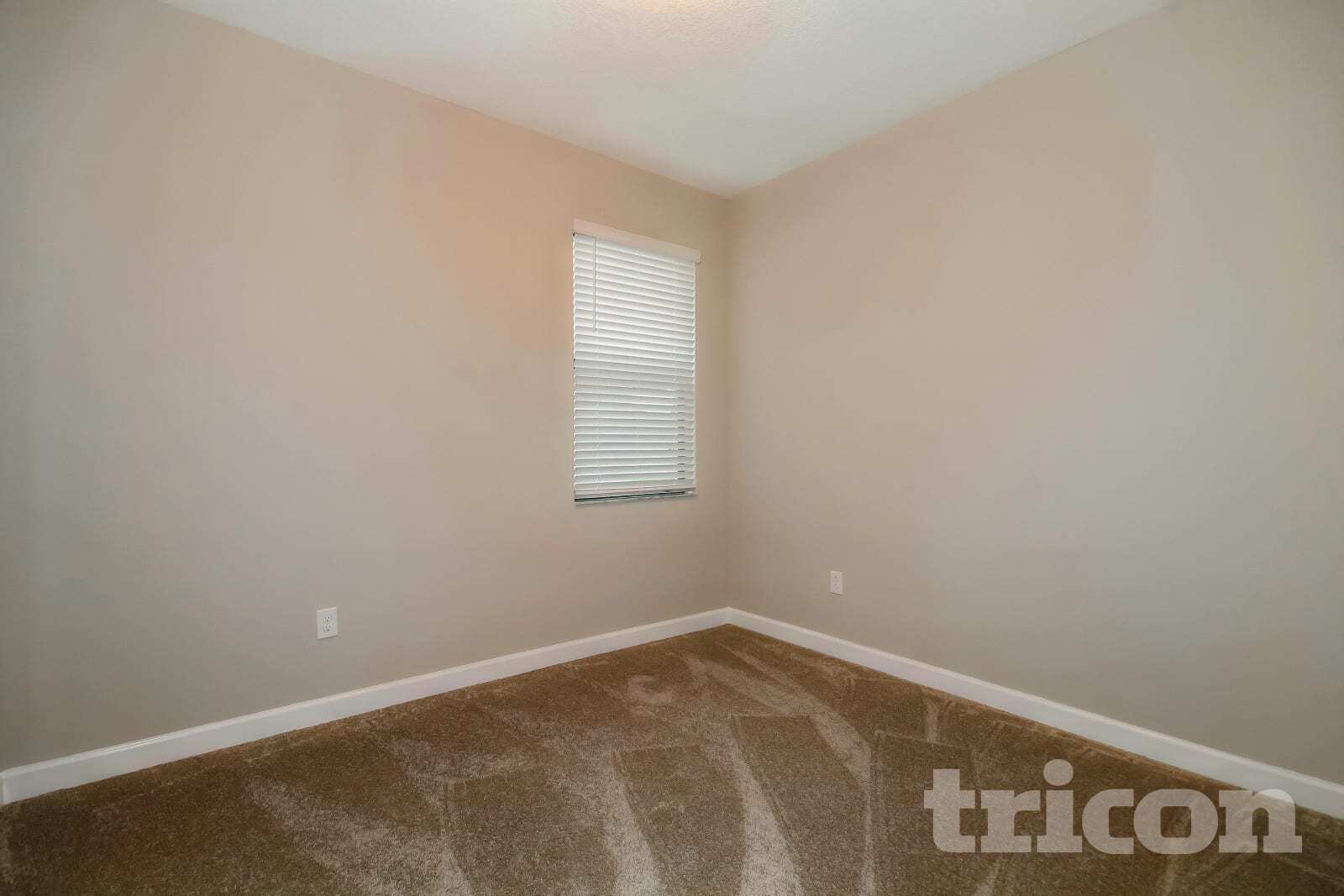 Building Photo - 9735 Ivory Dr