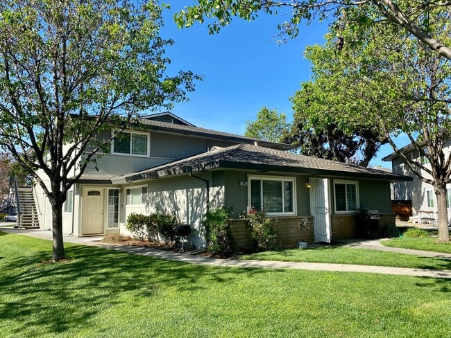 Building Photo - BLOSSOM VALLEY - Beautifully updated condo...