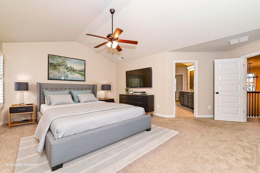 Building Photo - 272 Villa Grande Dr