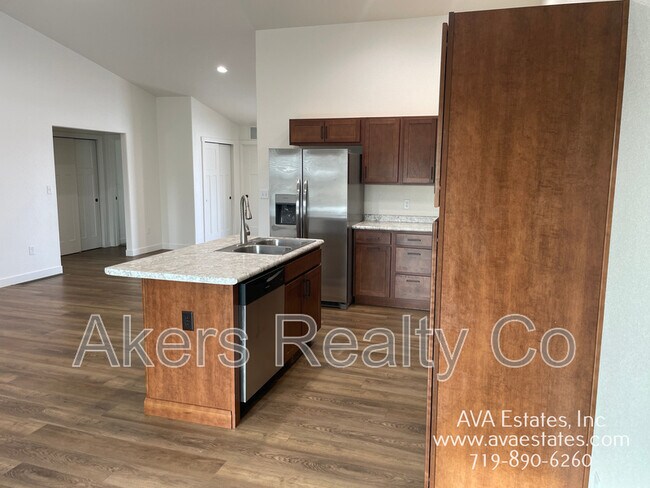 Building Photo - 970 S Coral Pl