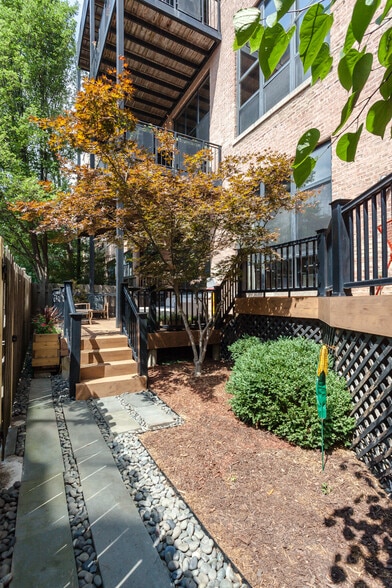 Building Photo - 1750 N Wolcott Ave