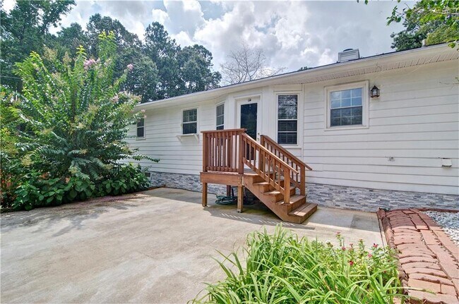 Building Photo - 6428 Paradise Point Rd