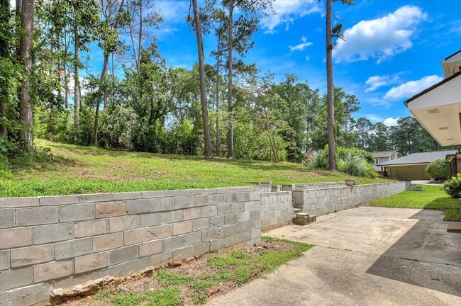 Building Photo - 986 Campbellton Dr