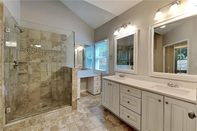 Building Photo - 145 Riversong Dr