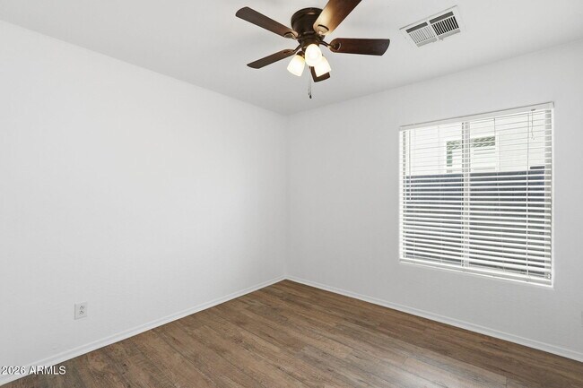 Building Photo - 45542 W Guilder Ave