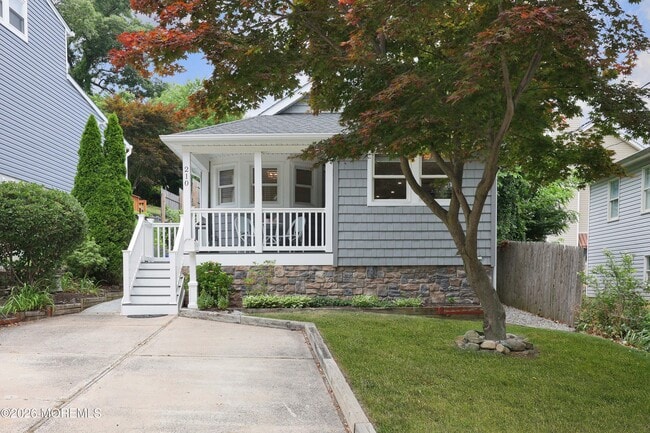 Building Photo - 210 Linden Ave