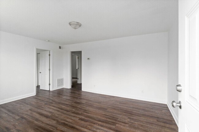 Building Photo - 706 Britton Springs Rd