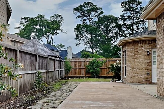 Building Photo - 8523 Discus Dr