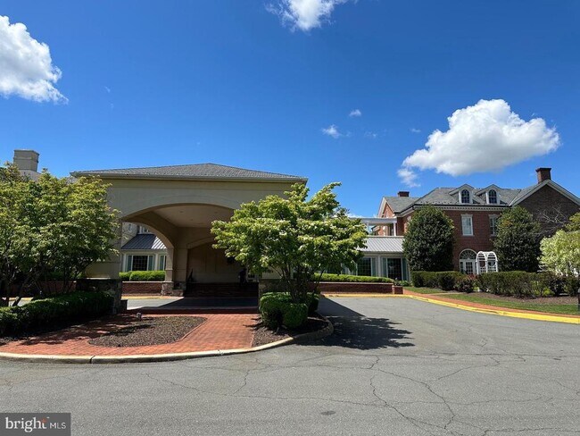 Building Photo - 43395 Briar Creek Terrace