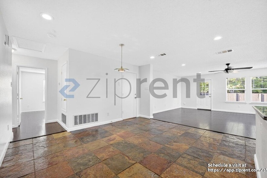 Building Photo - 1117 Beeblossom Dr