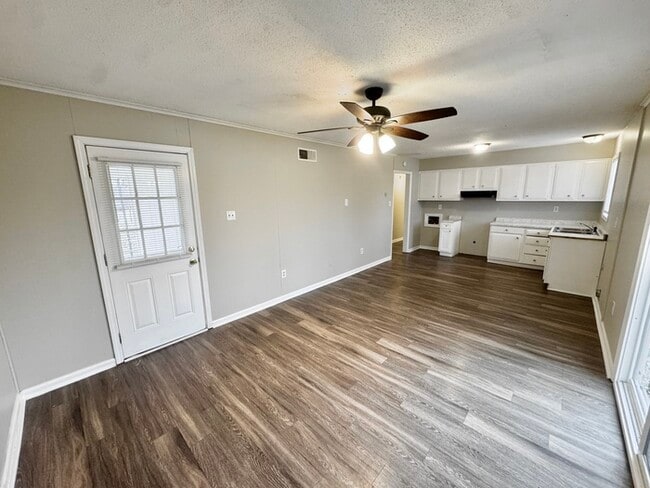 Building Photo - 3940 Schoolfield Rd