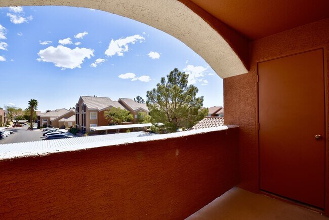 Building Photo - 2nd Level Specious One Bedroom Condo at Copper Sands!