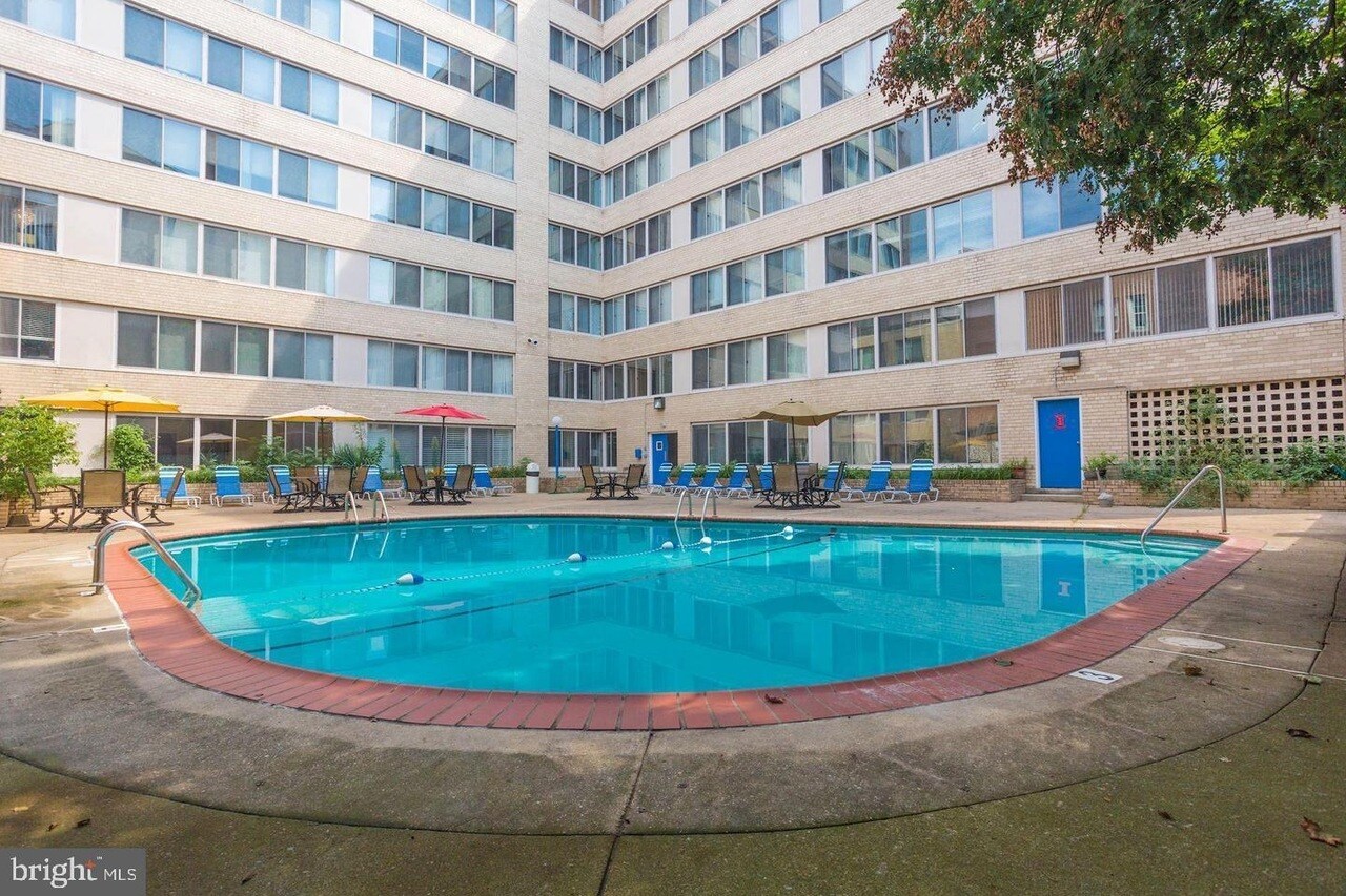 pool - 922 24th St NW