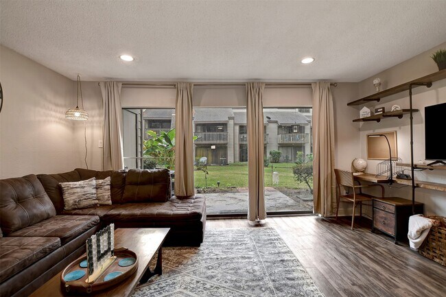 Building Photo - 12900 Walden Rd