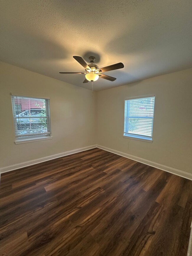 Building Photo - Newly remodeled 4 bedroom 2 bath Available...