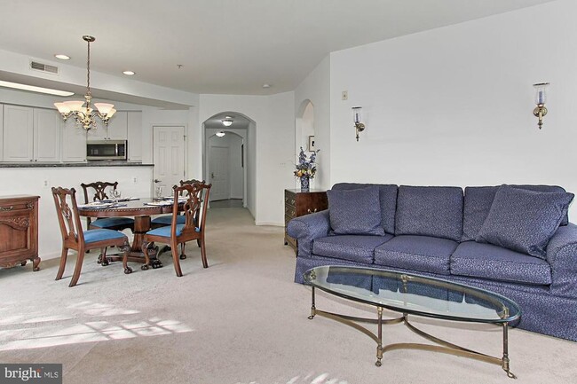 Building Photo - 5120 Donovan Dr