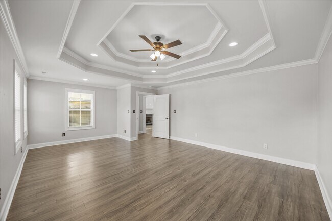 Building Photo - 17050 Stonegate Dr