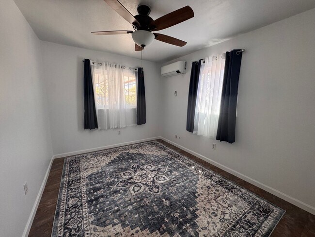 Building Photo - 3 bedroom 2 bath home in NE Albuquerque