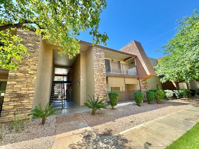 Building Photo - **SUMMER SPECIAL--$500 OFF FIRST MONTHS RENT!!***  WONDERFULLY AMAZING 1-BEDROOM CONDO WHERE MODE...