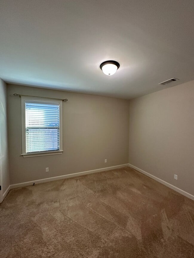 Building Photo - 4 BR/3 BA in exclusive Montrose Subdivision in Olive Branch!