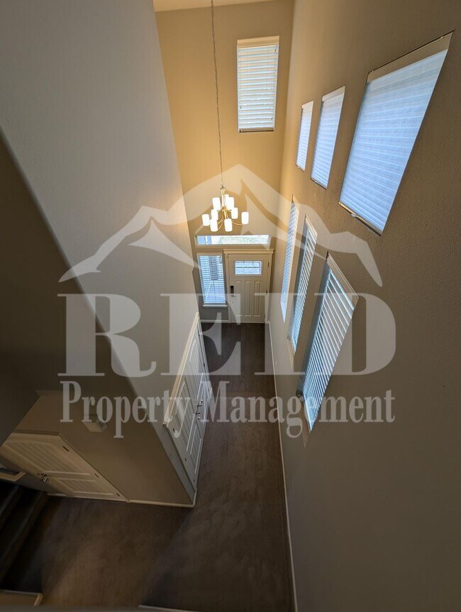 Building Photo - Stunning 3-Bedroom, 2.5-Bathroom Home!