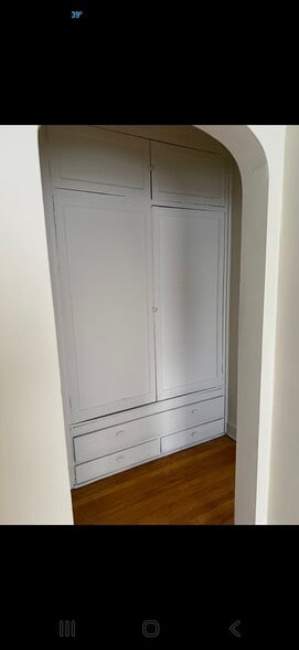 Building Photo - 908 Lyman Ave