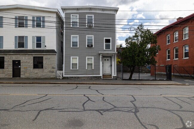 420 Broadway St Lowell, MA - 420 Broadway St