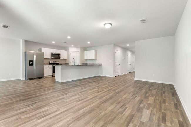 Building Photo - 610 Riverwalk Cir