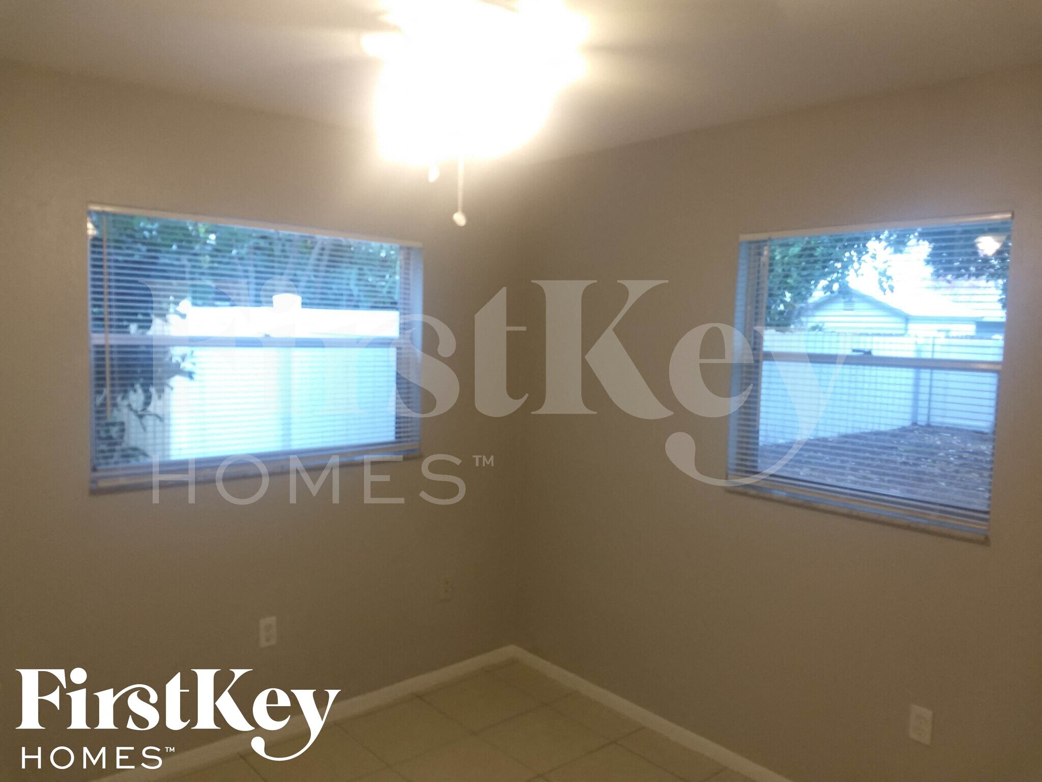 Building Photo - 3109 22nd Ave W