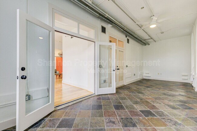 Building Photo - 2700 Albany St