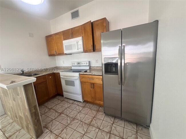 Building Photo - 1615 SW 137th Pl