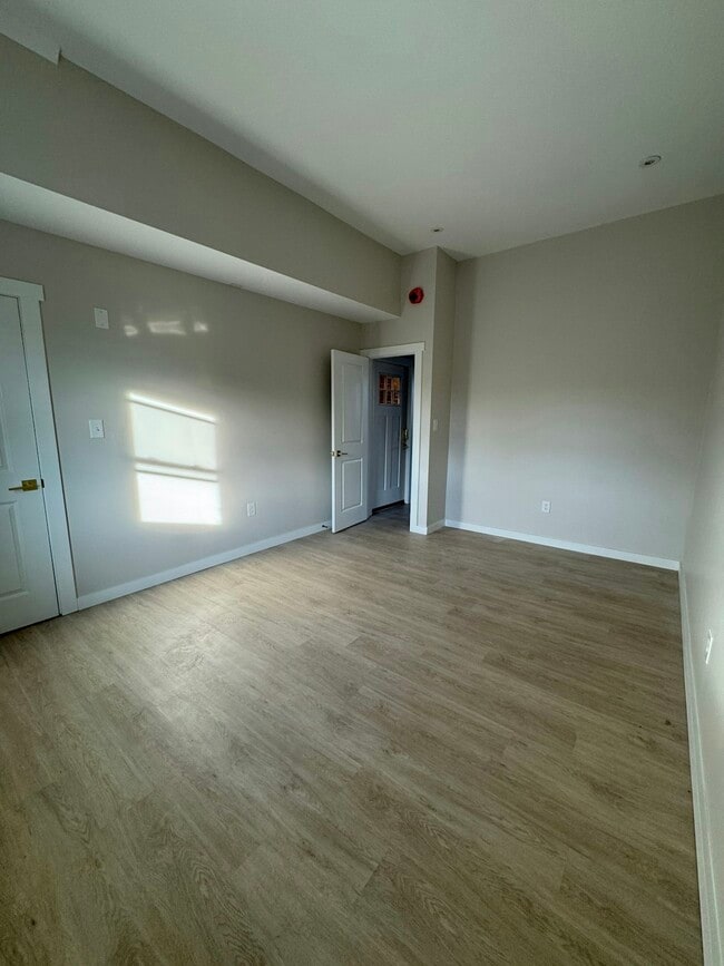 Building Photo - 2416 N Charles St