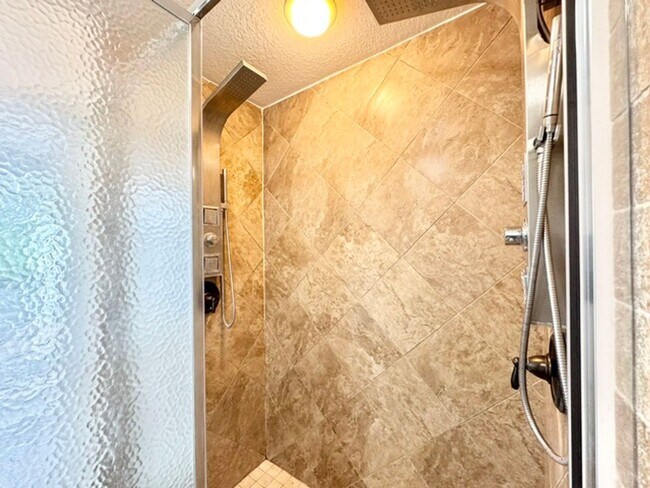 Building Photo - 104 Golf Villa Dr
