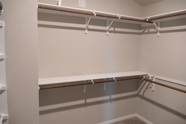 Building Photo - 14605 Allard Dr