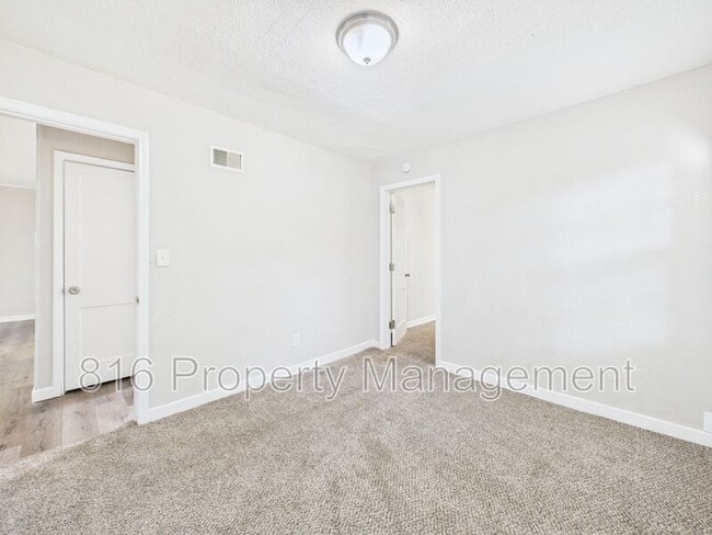 Building Photo - 6709 Sterling Ave
