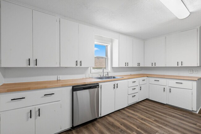 Building Photo - 813 S Jefferson Ave