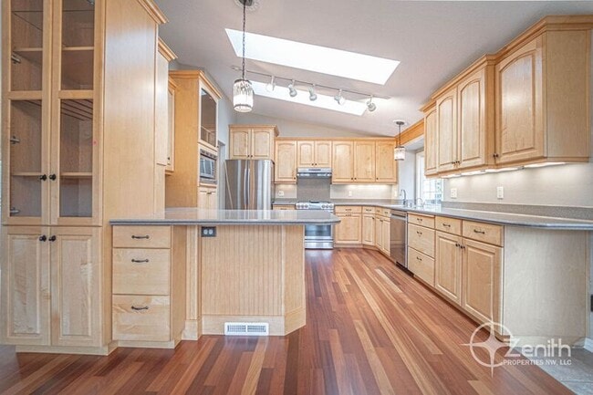 Building Photo - 4314 NE 126th St