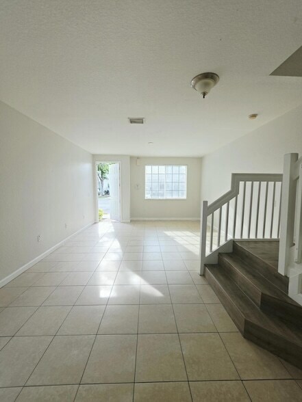 Building Photo - 4154 Napoli Lake Dr
