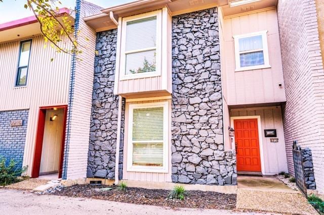 Building Photo - 6014 E Mockingbird Ln