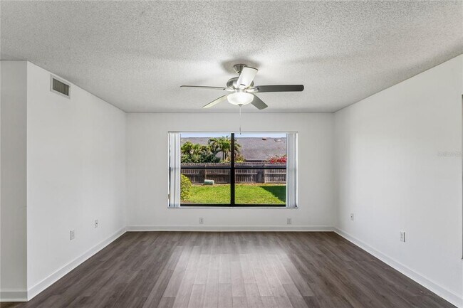 Building Photo - 305 Hammock Pine Blvd