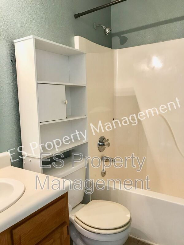 Building Photo - 5742 Ashcroft Dr