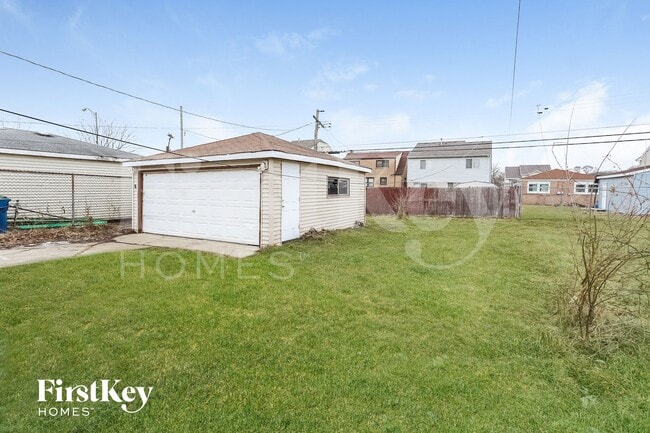 Building Photo - 3028 W 141st St