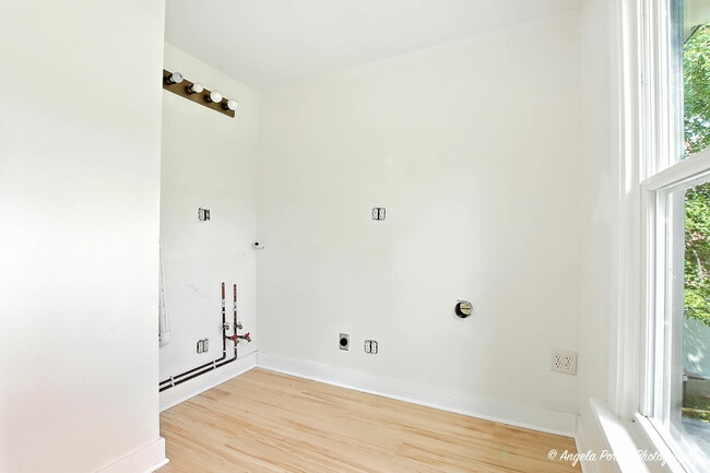 Building Photo - 41028 N Ridge Cir