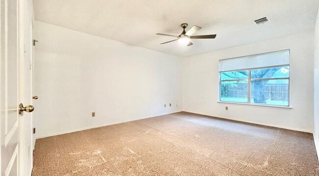 Building Photo - 1803 Woodland Dr