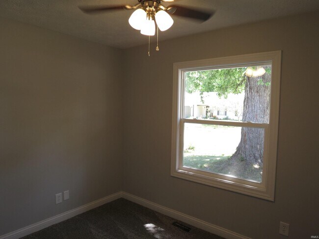 Building Photo - 4314 McClellan Ln