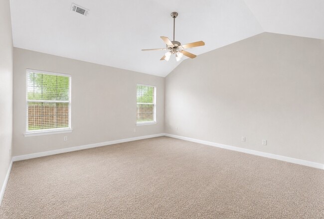 Building Photo - 19002 Timber Way Dr