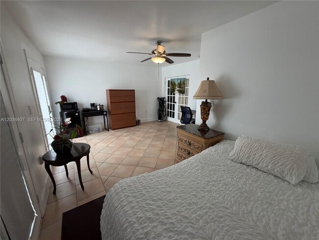 Building Photo - 5931 SW 148th Pl