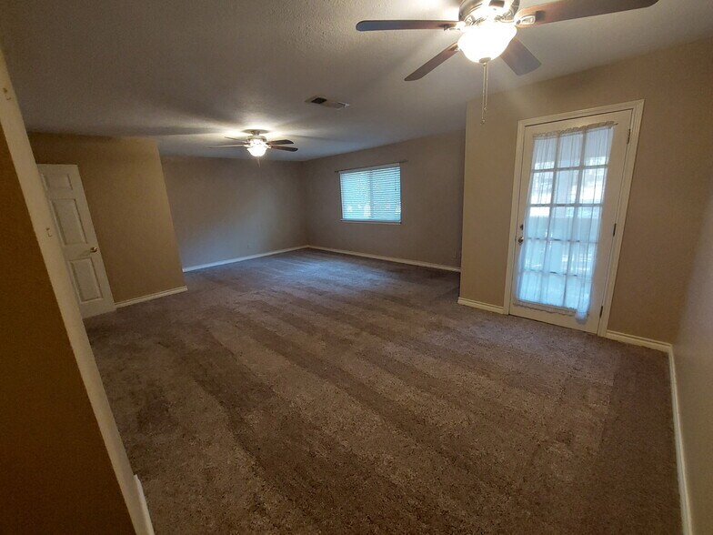 Upstairs bedroom - 230 Waters Edge