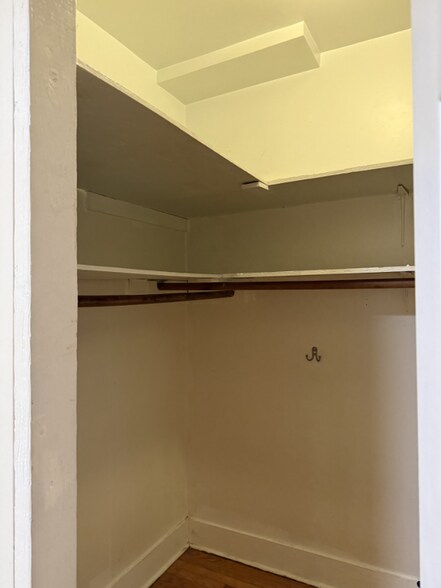 Building Photo - 5031 N Harding Ave