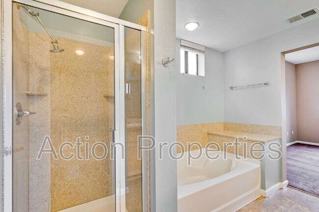 Building Photo - 800 N 8th St